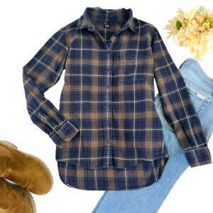 UniQlo Women's Button Down Flannel Shirt Size XS Green Blue Plaid Grunge Retro